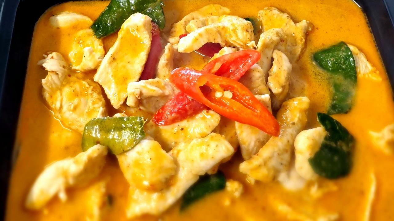 23. Panang curry met Kip 🌶️🌶️ 